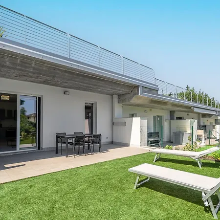 Lejlighed Garda Lido Red-green - Pool & Garden - By Host4u